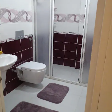 возле торгового центра Apartament Fethiye